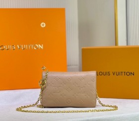 Louis Vuitton Coussin Pochette - Camel