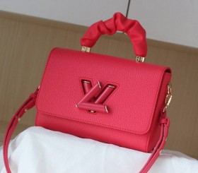 Louis Vuitton Taurillon Leather Twist MM Scrunchie Handle - Pondichery Pink