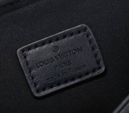 Louis Vuitton New Wave Chain Bag In Black